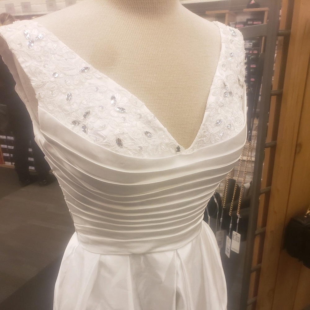 Brand New Wedding/Formal Short Sleeveless Dress